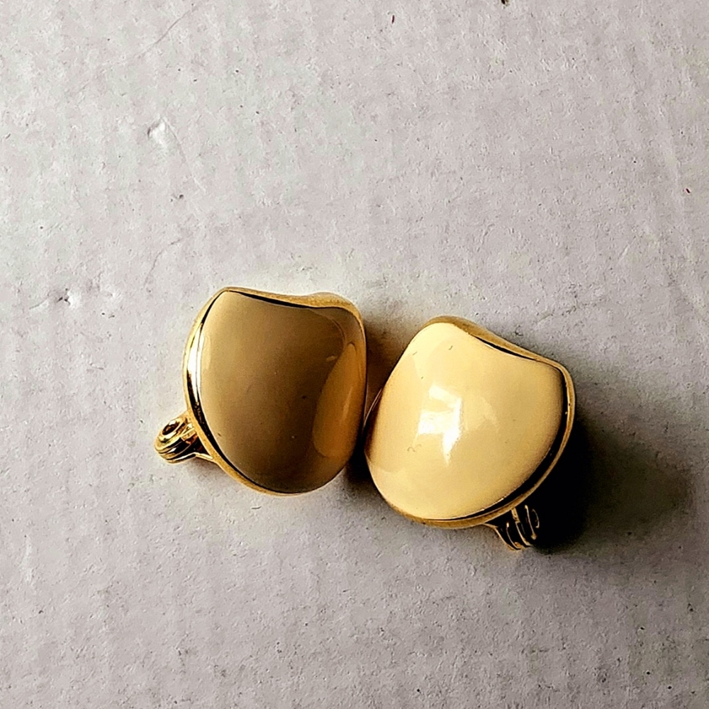 Vintage Trifari unique shaped cream enameled gold plated clip on earrings